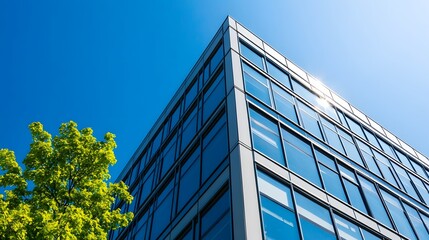 Obraz premium Sustainable Energy Solutions with Solar Panels on Eco-Friendly Building Exterior
