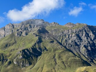 Rocky alpine peaks above Lake Melchsee or Melch Lake in the Uri Alps mountain massif, Kerns - Canton of Obwalden, Switzerland (Kanton Obwald, Schweiz)