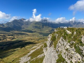 Rocky alpine peaks above Lake Melchsee or Melch Lake in the Uri Alps mountain massif, Kerns - Canton of Obwalden, Switzerland (Kanton Obwald, Schweiz)