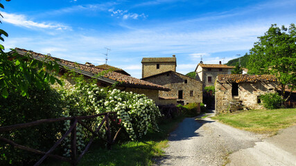 the stone village of Nigrizzano in spring