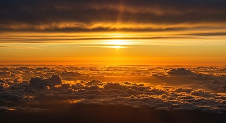Obraz premium Scenic Evening Sky Above Clouds – Tranquil Sunset