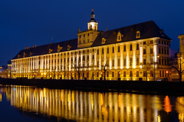 2025-02-23; reflection in the river university wroclaw poland