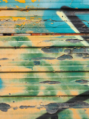 Detalle de vieja valla metalica oxidada