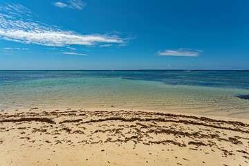 Der Strand von Kanouanne in Saint Francois auf Guadeloupe in der Karibik