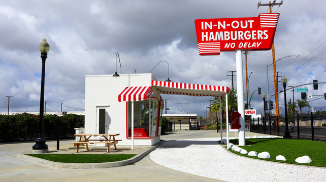 รูปภาพIn-N-Out – เลือกดูภาพถ่ายสต็อก เวกเตอร์ และวิดีโอ440 | Adobe Stock