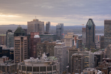 Obraz premium Close up on Montreal skyscrapers