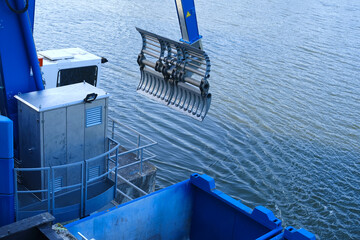 river bed cleaning excavator, hydraulic works, emergency response, cleaning of industrial sumps,...