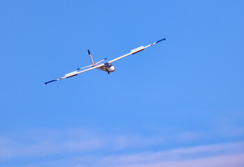 L-23 Super Blanik Flying 3