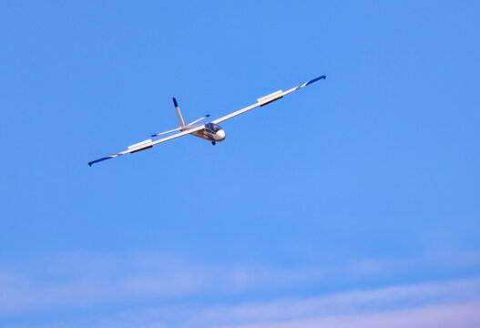 L-23 Super Blanik Flying 3