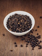 신선한 유기농 자연 향신료 후추