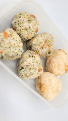 おむすびのお弁当・Rice ball lunch box・기저귀의 도시락