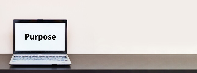 Purpose 目的 の 文字 が PC 画面 に 表示 【 ウェブページ 素材 】
