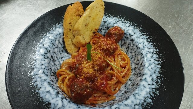 Classic Spaghetti Meatballs with Rich Concass&eacute; Tomato Sauce
