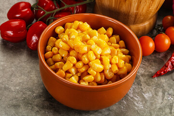 Sweet canned ripe corn grain