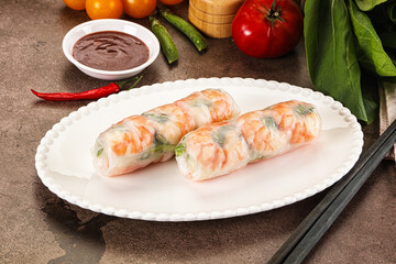 Vietnamese spring roll with prawn