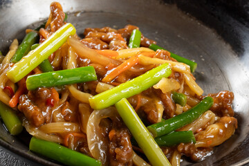 ニンニクの芽と豚肉の炒め物