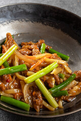 ニンニクの芽と豚肉の炒め物