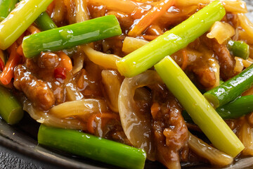 ニンニクの芽と豚肉の炒め物
