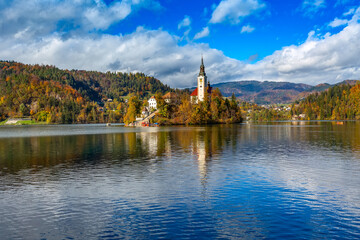 Naklejka premium Bled, Slovenia panoramic view with church