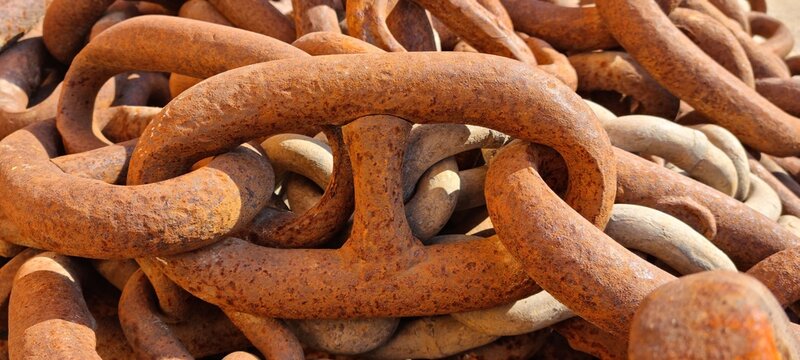 Giant rusty chains