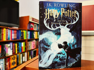 Naklejka premium Harry Potter and the Prisoner of Azkaban book on bookshelf