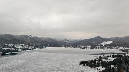 Colibita lake in the winter
