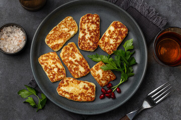  delicious fried halloumi cheese