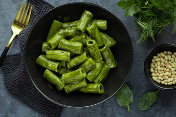 pasta with creamy spinach sauce