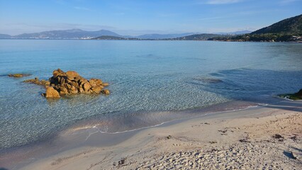 Plage de Mare e Sole, en Corse © La Corse Autrement