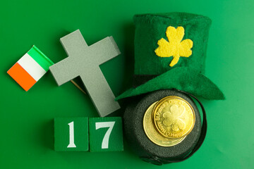 leprechaun hat on green background
