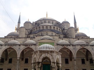 Naklejka premium The Blue Mosque, officially the Sultan Ahmed Mosque, is an Ottoman-era historical imperial mosque located in Istanbul, Turkey.