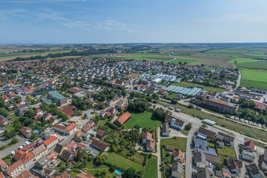 Ausblick auf das Tal der kleinen Laber rund um Geiselh&ouml;ring bei Straubing in Niederbayern