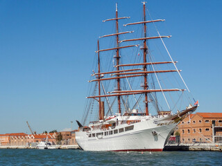 Sailing ship in Venice © PRILL Mediendesign