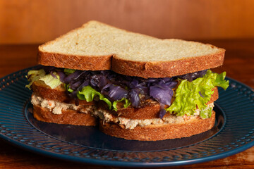 Natural sandwich and Poke