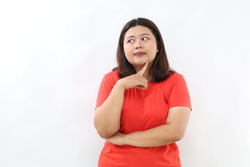 Obraz premium Young asian woman smiling and looking confident, isolated white background