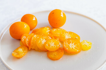 茹でて水にさらした金柑