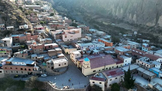 Dron en Iruya, pueblo de Salta, norte de Argentina