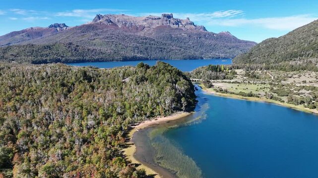 Dron en la ruta de los 7 lagos, Patagonia argentina