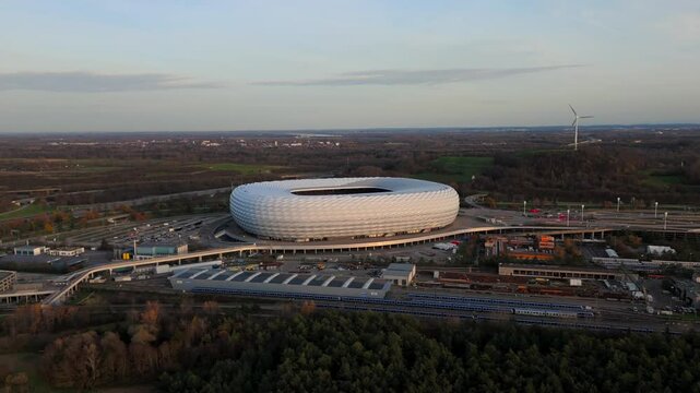 Allianz Arena Munchen Stadion in Frottmaning, Muenchen, Bayern Deutschland, Luftaufnahme im Herbst bei sonnigem Wetter. FC Bayern Munchen stadium aerial view in Munich, Germany. Munich Football Arena