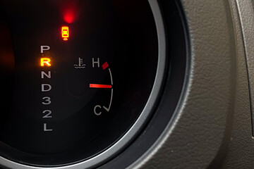 Naklejka premium car transmission indicator light showing “R” position and reverse alarm