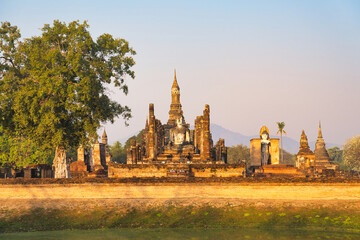 Fototapeta premium 世界遺産 スコータイ歴史公園・ワット マハタート Sukhothai Historical Park วัดมหาธาตุ, สุโขทัย
