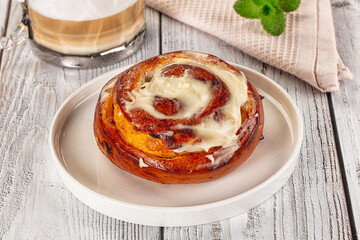 Glazed cinnabon swirl with icing