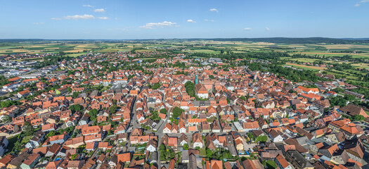 Ausblick auf die sehenswerte Stadt Bad Windsheim an der Aisch in Franken