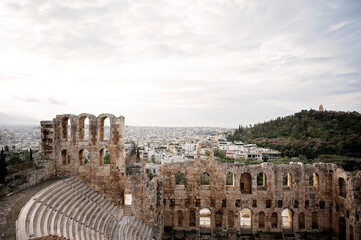 Fototapeta premium Ancient Odeon of Herodes Atticus overlooking Athens cityscape