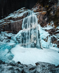 Krimmler Wasserfälle im Winter in Österreich mit Schnee und Eis