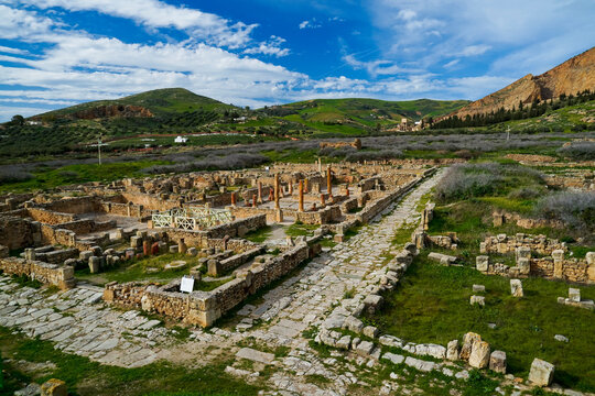 L'area archeologica di Bulla Regia,con i resti dell'antica citt&agrave; Romana e le abitazioni sotterranee,El Kef , Tunisia