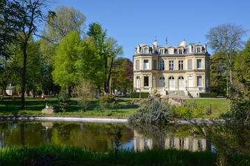 Fototapeta premium Parc, Mairie, chateau, Choisy le Roi, Val de Marne, France
