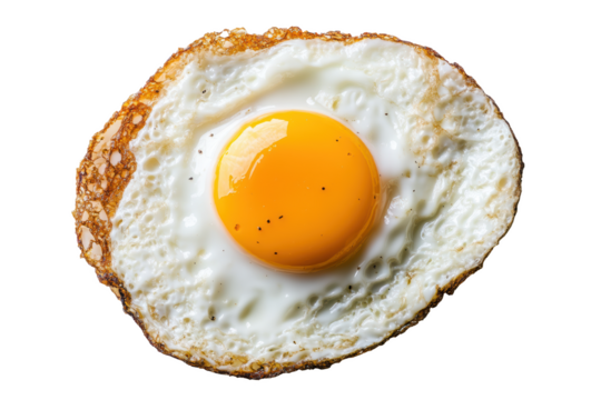 Œuf au plat avec jaune brillant et bords croustillants, détouré