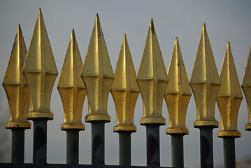 Grilles de jardin dorées