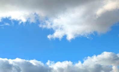 Obraz premium Large White Clouds in a Calm Blus Sky